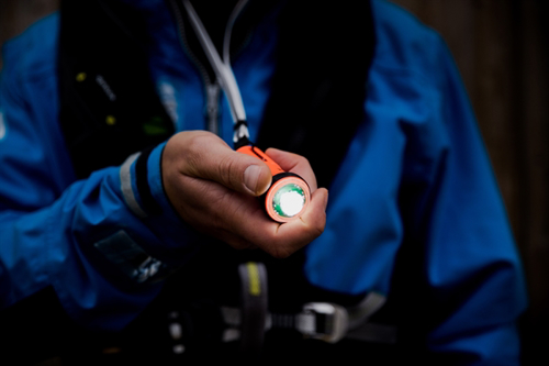 Exposure Marine Float-On Torch met MOB technologie - 00500211 02 small - 00500211